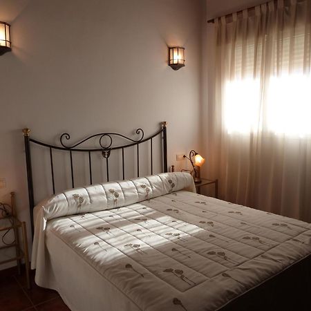 Hostal Restaurante Las Canteras Pedrera Luaran gambar