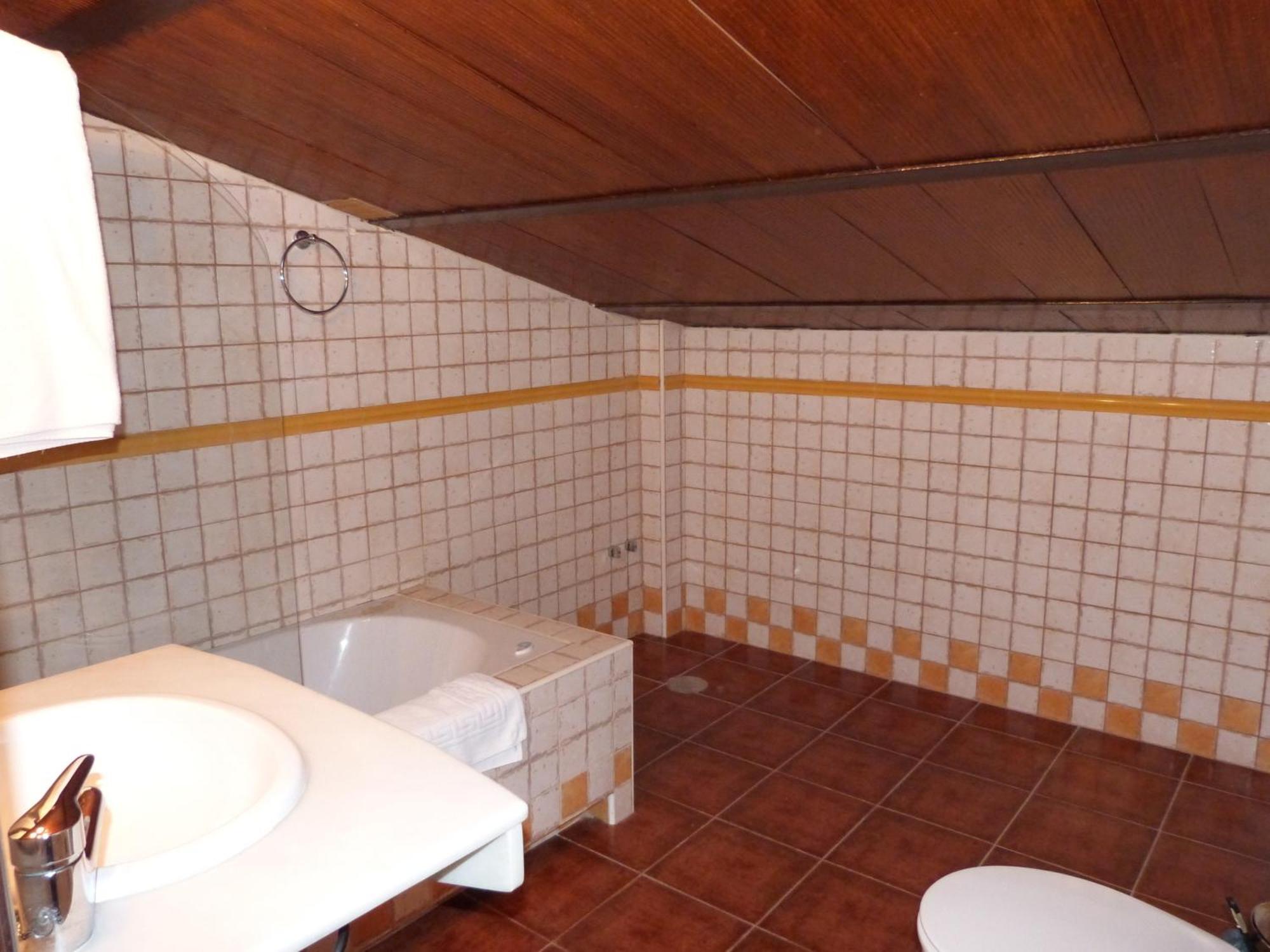 Hostal Restaurante Las Canteras Pedrera Luaran gambar