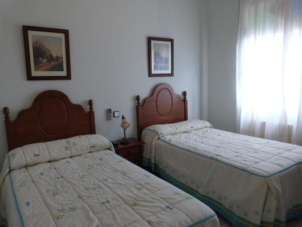 Hostal Restaurante Las Canteras Pedrera Bilik gambar